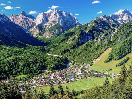 Kranjska Gora je vyhlášené outdoorové centrum na severu Julských Alp