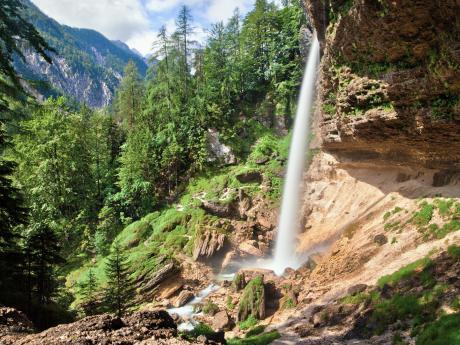 Vodopád Peričnik je jedním z nejkrásnějších vodopádů Julských Alp