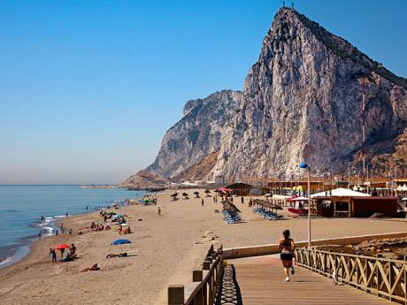 Koupání s výhledem na Gibraltar
