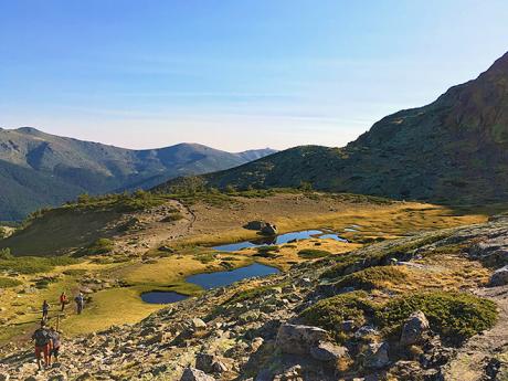 Trek v NP Sierra de Guadarrama nabízí rozmanitý terén a krajinu