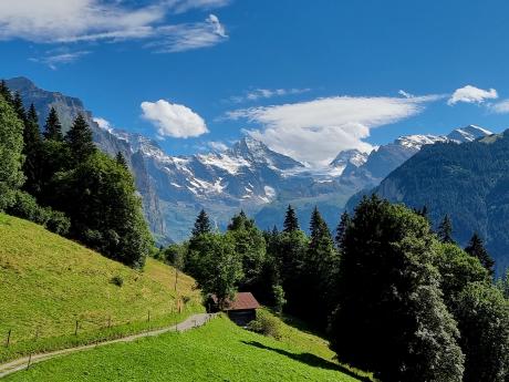 Údolí Lauterbrunnen se pyšní až 72 vodopády