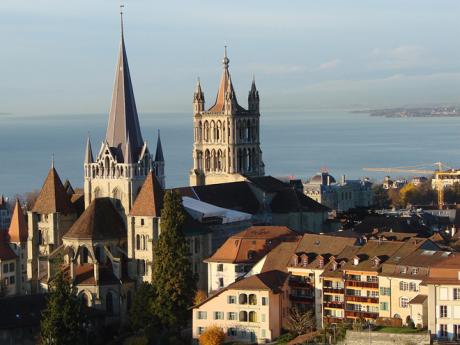 Město Lausanne na břehu Ženevského jezera