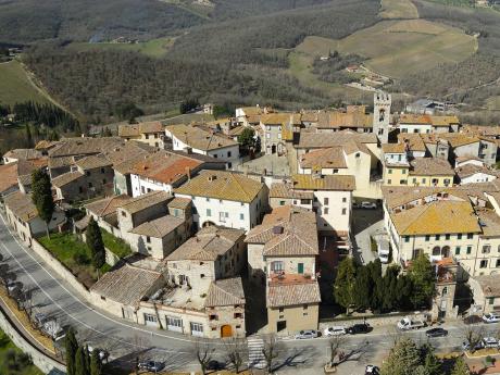 Poklidné městečko Radda in Chianti je obehnáno hradbami