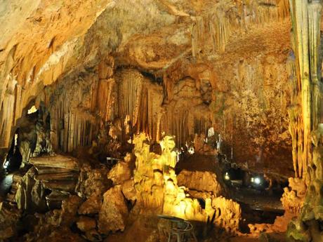 Krápníková jeskyně Nebe a Peklo (Cennet ve Cehennum)