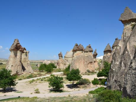 Paşabağ neboli Údolí mnichů nabízí pohled na erozí vymodelované skalní hřiby