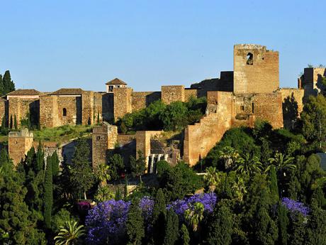 Dnešní Málaze vévodí působivá římská pevnost Alcazaba 