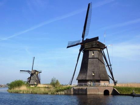 Fotogenické větrné mlýny v Kinderdijku