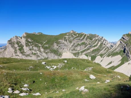 Zvrásněný štít Šareni Pasovi v národním parku Durmitor