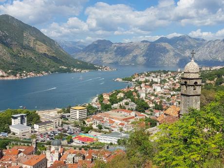 Starobylé město Kotor dalo název zálivu Boka Kotorska