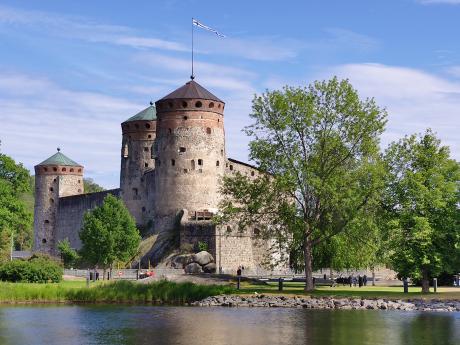 Okolní voda nezamrzá, takže byl Olafův hrad chráněn před nepřáteli i v zimě