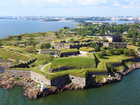 Pevnost Suomenlinna má zajímavé hradby hvězdicovitého tvaru