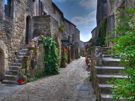 Ve vesničce La Couvertoirade stále panuje středověká atmosféra