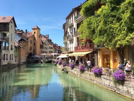 Savojské Annecy patří mezi nejkrásnější města francouzských Alp