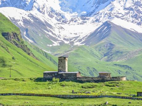 Kavkazská vesnice Ušguli je položená v nadmořské výšce 2 100 m