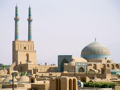  Minarety Páteční mešity v Jazdu patří k nejvyšším v Íránu