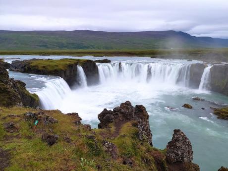 Vodopád Godafoss patří k nejkrásnějším na Islandu