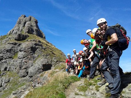 Ferratové družstvo na via ferrata delle Trincee