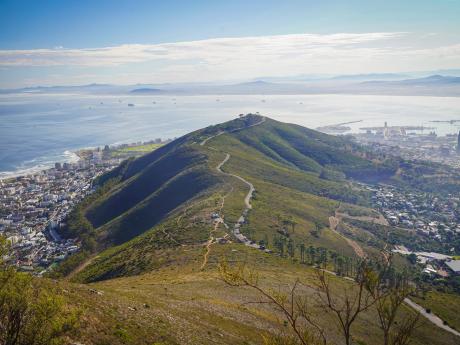 Z vrcholu Signal Hill byly posílány signály lodím v kapském přístavu