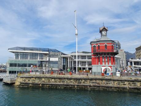 Jedním ze symbolů Kapského Města je hodinová věž na V&A Waterfront