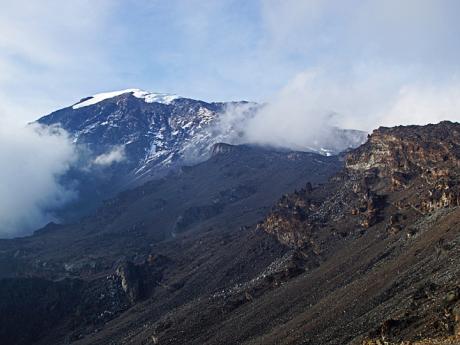 Pohled na Kibo, jeden z vrcholů Kilimandžára