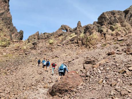 Výstup na horu Paglia Orba vede i náročným skalnatým terénem