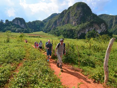 Túra mezi plantážemi v NP Viñales 