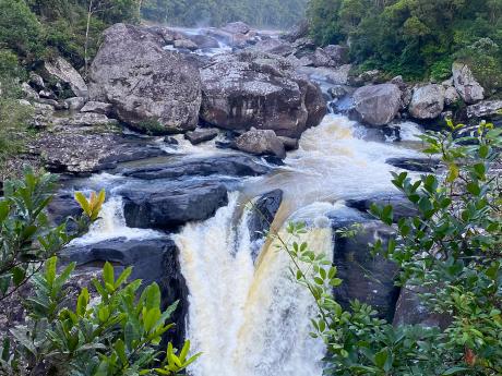 Vodopád na řece Namoroně v národním parku Ranomafana