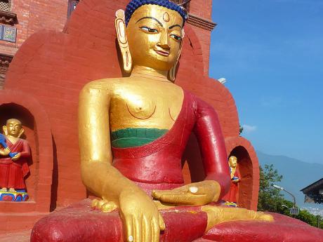 Socha Buddhy – protáhlé uši symbolizují schopnost dokonalého naslouchání