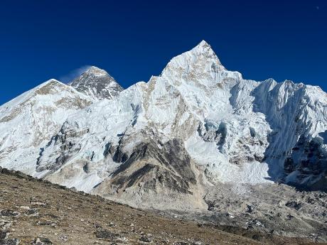 Z hory Kala Pattar uvidíte dechberoucí panorama: Everest, Nuptse a Lhotse 