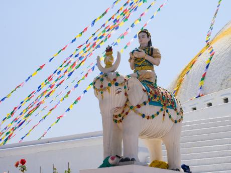 Buddhistický areál Boudhanáth patří mezi významná poutní místa