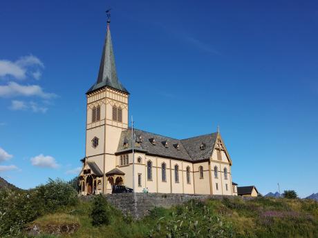 Katedrála v Kabelvågu je druhým největším kostelem v Norsku  