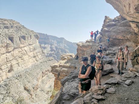 Túra nad roklí vádí Nachr, které se přezdívá ománský Grand Canyon