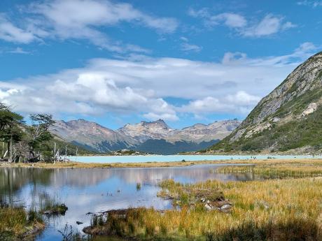 Podmáčená krajina v Ohňové zemi v oblasti kolem Laguna Esmeralda