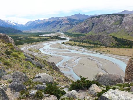 Argentinský NP Los Glaciares je plný řek a potoků
