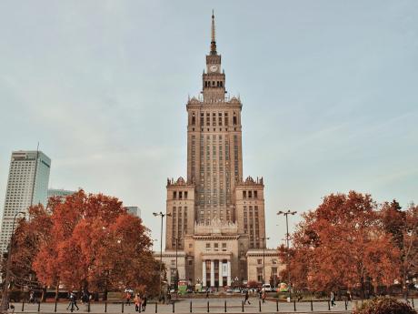 Palác kultury a vědy ve Varšavě, kde sídlí také univerzita Collegium Civitas