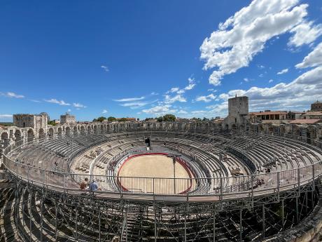 Detail antických oblouků Les Arènes ve městě Arles