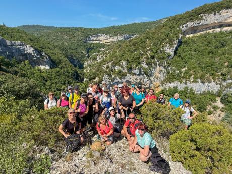 Soutěsku Gorges de la Nesque vyhloubila stejnojmenná říčka