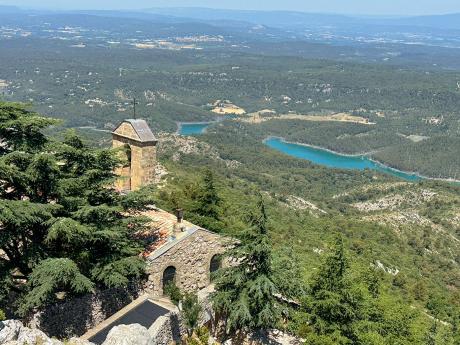 Výhledy do krajiny z vrcholu Montagne Sainte Victoire