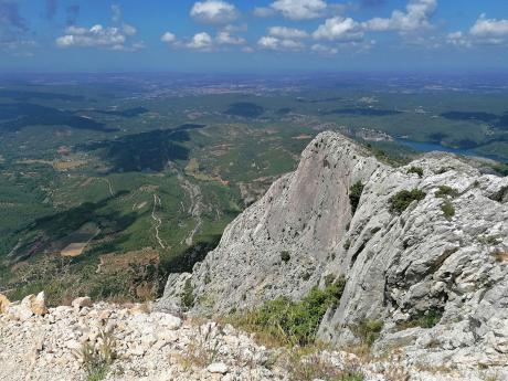 Úchvatné výhledy z vrcholu Montagne Ste-Victoire