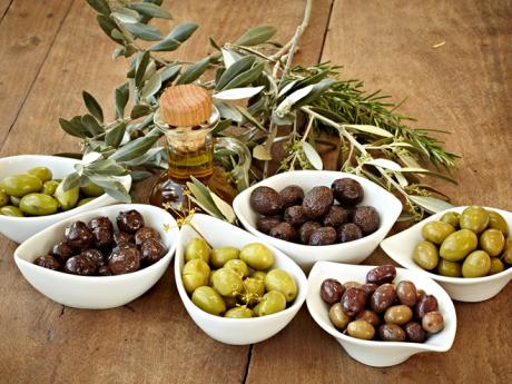 Olivy a olivový olej se ve velkém užívají v celé Provence