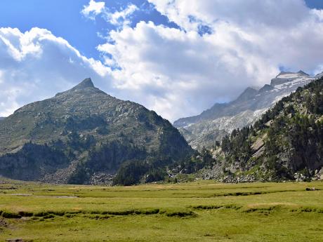 Chráněné území Possets y Maladeta leží ve středu Pyrenejí v údolí Benasque