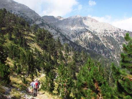 Túra na vrchol Mytikas vede napříč Olympským národním parkem