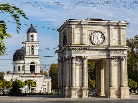 Vítězný oblouk a katedrála v Kišiněvě