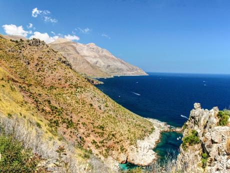 Zingaro je první přírodní rezervace, která byla na Sicílii zřízena