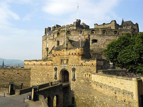 Edinburghský hrad je dominantou města