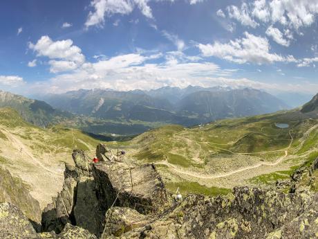 Pohled do údolí z via ferraty Eggishorn Klettersteig