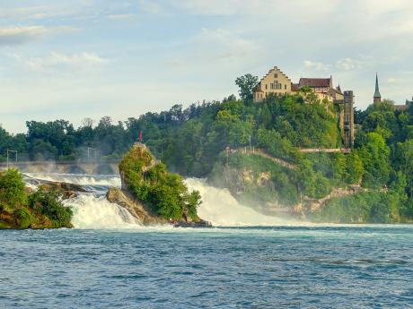 150&nbsp;m široký nejmohutnější evropský vodopád Rheinfall