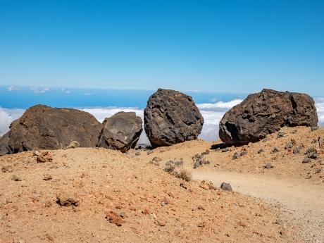 Huevos del Teide jsou obří vulkanické kulovité útvary ze ztuhlé lávy