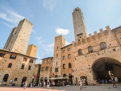 Ve středověku se San Gimignano pyšnilo 72 rodovými věžemi