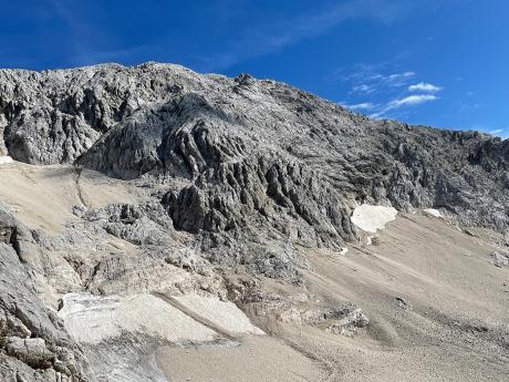 Vrchol Grosser Priel dosahuje nadmořské výšky 2 515 m
